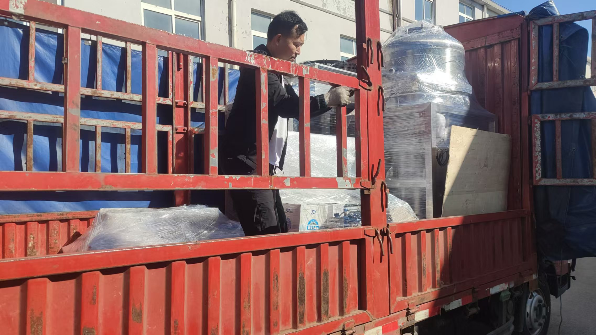 某科研院所移動(dòng)式低溫蒸發(fā)器發(fā)貨